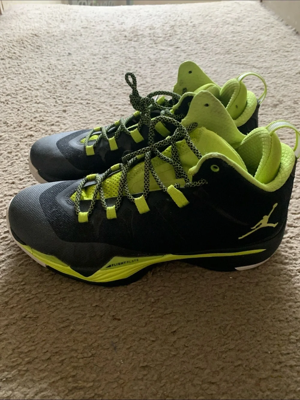 Jordan Super.Fly 2 Men’s Black and Volt High-Top Basketball Shoes